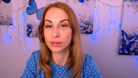 Snapshot of create_your_own_sun chatting on 09-23-25, 01:14 Lera online show from 09-23-25, 01:14