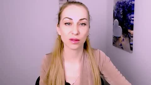 Snapshot of create_your_own_sun chatting on 11-26-25, 03:35 Lera online show from 11-26-25, 03:35