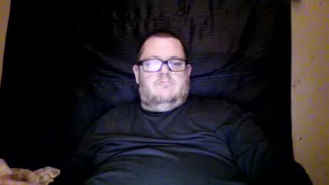 Snapshot of creeeping_death chatting on 12-23-24, 05:28 The hopeless romantic online show from 12-23-24, 05:28