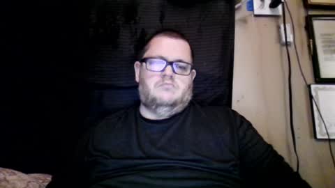 Snapshot of creeeping_death chatting on 12-23-24, 08:57 The hopeless romantic online show from 12-23-24, 08:57