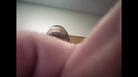 Snapshot of creeeping_death chatting on 01-10-25, 02:57 The hopeless romantic online show from 01-10-25, 02:57