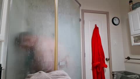 Snapshot of creeeping_death chatting on 01-19-25, 06:53 The hopeless romantic online show from 01-19-25, 06:53