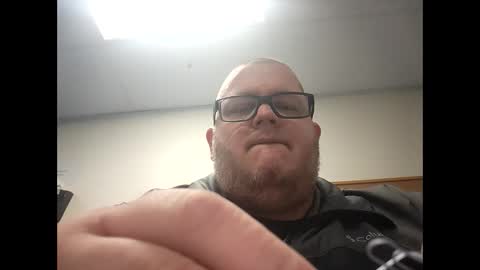 Snapshot of creeeping_death chatting on 01-23-25, 04:19 The hopeless romantic online show from 01-23-25, 04:19