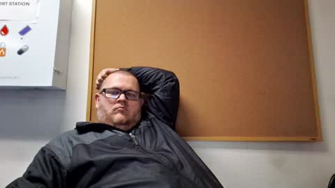 Snapshot of creeeping_death chatting on 01-26-25, 04:41 The hopeless romantic online show from 01-26-25, 04:41