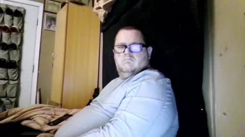 Snapshot of creeeping_death chatting on 02-08-25, 10:18 The hopeless romantic online show from 02-08-25, 10:18