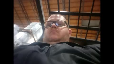 Snapshot of creeeping_death chatting on 02-25-25, 05:19 The hopeless romantic online show from 02-25-25, 05:19