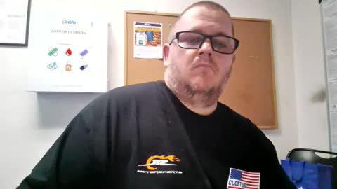 Snapshot of creeeping_death chatting on 09-14-25, 12:54 The hopeless romantic online show from 09-14-25, 12:54