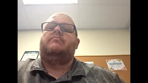 Snapshot of creeeping_death chatting on 09-19-25, 05:09 The hopeless romantic online show from 09-19-25, 05:09