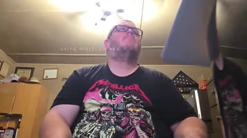 Snapshot of creeeping_death chatting on 10-20-25, 08:37 The hopeless romantic online show from 10-20-25, 08:37