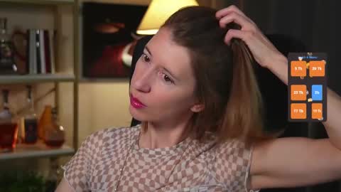 Quinn de la Creme online show from 10-21-25, 05:57