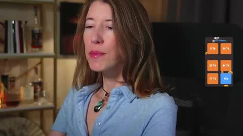 Quinn de la Creme online show from 11-13-25, 06:51