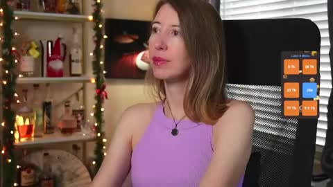 Quinn de la Creme online show from 12-16-25, 06:57