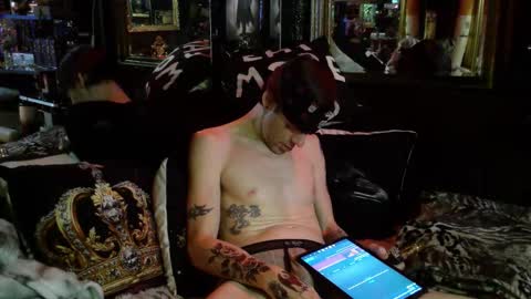 Snapshot of crescentx chatting on 12-14-25, 02:33 Damien Mourningstar online show from 12-14-25, 02:33