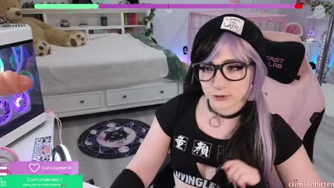 Snapshot of crimsonkitten chatting on 01-16-25, 03:56 Crimson Kitten online show from 01-16-25, 03:56