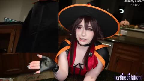 Snapshot of crimsonkitten chatting on 11-01-25, 04:14 Crimson Kitten online show from 11-01-25, 04:14