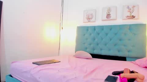 Snapshot of cris_dulce chatting on 10-22-25, 05:56 cris_dulce online show from 10-22-25, 05:56