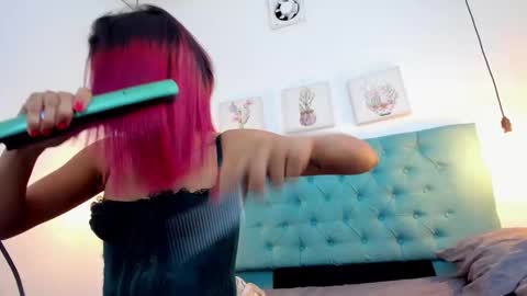 Snapshot of cris_dulce chatting on 12-14-25, 07:40 cris_dulce online show from 12-14-25, 07:40