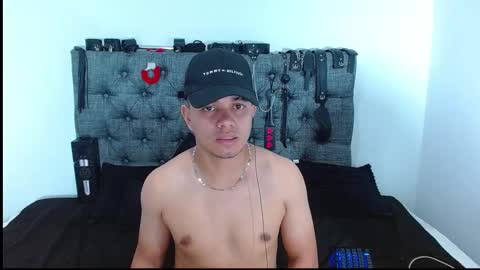 Snapshot of crisandmery chatting on 02-17-25, 04:53 CRISANDMERY online show from 02-17-25, 04:53