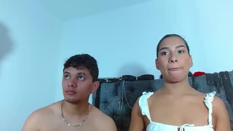 Snapshot of crisandmery chatting on 03-11-25, 03:23 CRISANDMERY online show from 03-11-25, 03:23