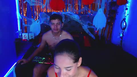 Snapshot of crisandmery chatting on 10-19-25, 03:51 CRISANDMERY online show from 10-19-25, 03:51