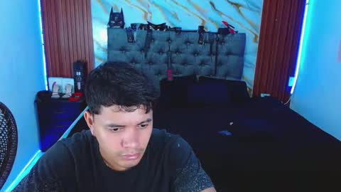 Snapshot of crisandmery chatting on 12-02-25, 02:39 CRISANDMERY online show from 12-02-25, 02:39