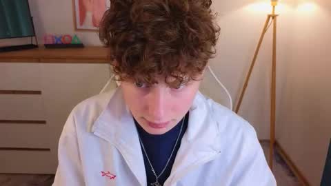 Snapshot of crisp1n chatting on 10-19-25, 03:01 Chris online show from 10-19-25, 03:01