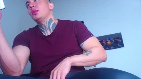 Snapshot of criss__tom chatting on 02-05-25, 02:51 Cristopher online show from 02-05-25, 02:51