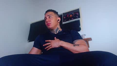 Snapshot of criss__tom chatting on 09-30-25, 02:16 Cristopher online show from 09-30-25, 02:16