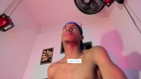 criss_zuri online show from 03-12-26, 11:49