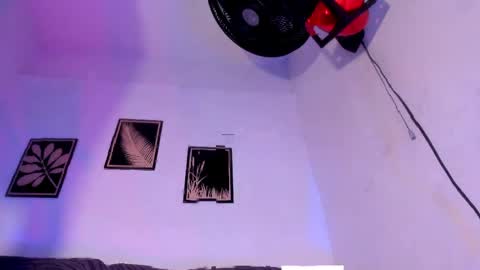 Snapshot of criss_zuri chatting on 05-11-26, 04:04 criss_zuri online show from 05-11-26, 04:04