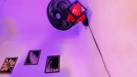 Snapshot of criss_zuri chatting on 05-19-26, 11:49 criss_zuri online show from 05-19-26, 11:49
