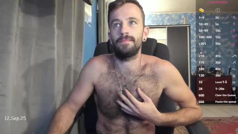 Snapshot of crissstud chatting on 09-11-25, 10:10 Criss online show from 09-11-25, 10:10