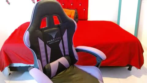 cristal541658 online show from 03-17-26, 01:36