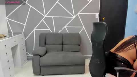 Snapshot of cristal_bobs chatting on 11-28-25, 04:48 Cristal online show from 11-28-25, 04:48