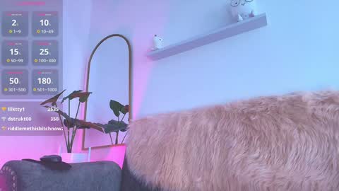 Snapshot of cristal_bunny chatting on 01-24-25, 06:24 Cristal  online show from 01-24-25, 06:24