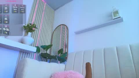 Snapshot of cristal_bunny chatting on 02-13-25, 03:39 Cristal  online show from 02-13-25, 03:39