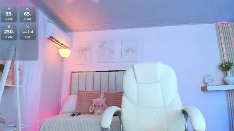 Snapshot of cristal_bunny chatting on 02-24-25, 03:44 Cristal  online show from 02-24-25, 03:44