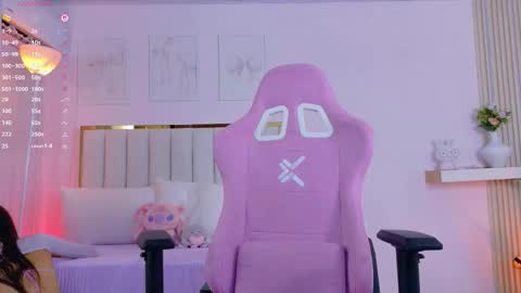 Snapshot of cristal_bunny chatting on 10-24-25, 12:41 Cristal  online show from 10-24-25, 12:41