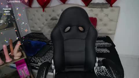 Snapshot of cristal_horny19 chatting on 09-18-25, 05:20 Milena online show from 09-18-25, 05:20