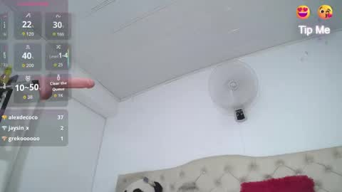 Snapshot of cristal_horny19 chatting on 05-15-26, 01:56 Milena online show from 05-15-26, 01:56