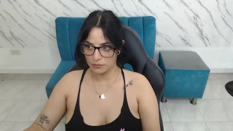 Snapshot of cristal_hot07 chatting on 12-23-24, 08:11 Cristal online show from 12-23-24, 08:11