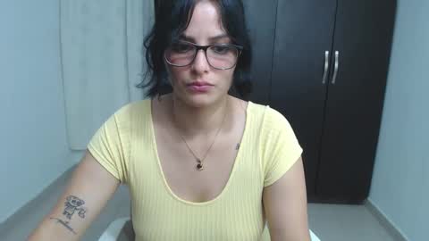 Snapshot of cristal_hot07 chatting on 01-10-25, 05:47 Cristal online show from 01-10-25, 05:47