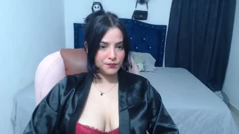 Snapshot of cristal_hot07 chatting on 02-13-25, 02:01 Cristal online show from 02-13-25, 02:01