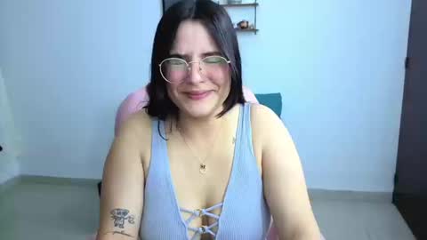 Snapshot of cristal_hot07 chatting on 10-17-25, 11:18 Cristal online show from 10-17-25, 11:18