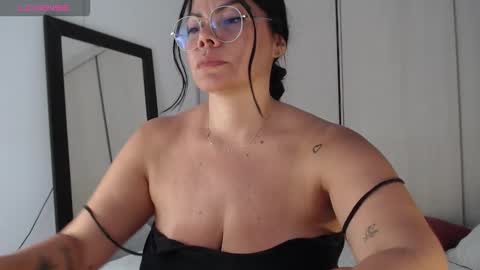 Snapshot of cristal_sexyboobs_ chatting on 09-17-25, 04:19 Cristal  online show from 09-17-25, 04:19