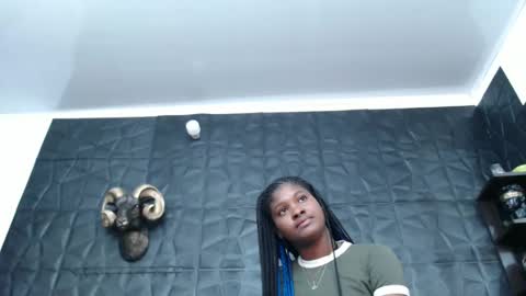 Hanna  online show from 02-05-25, 04:59