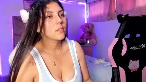 Snapshot of cristal_smith20 chatting on 05-04-26, 02:13 cristal_smith20 online show from 05-04-26, 02:13