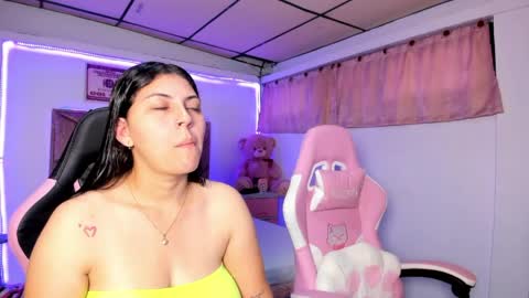Snapshot of cristal_smith20 chatting on 06-04-26, 11:49 cristal_smith20 online show from 06-04-26, 11:49