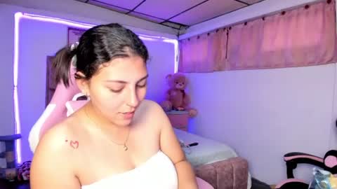 Snapshot of cristal_smith20 chatting on 06-15-26, 12:29 cristal_smith20 online show from 06-15-26, 12:29