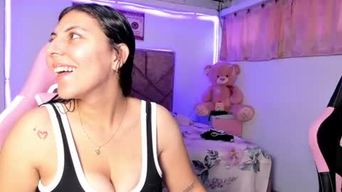 Snapshot of cristal_smith20 chatting on 07-06-26, 12:46 cristal_smith20 online show from 07-06-26, 12:46